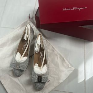Brand 🆕 Ferragamo Vara Bow Pump Shoe